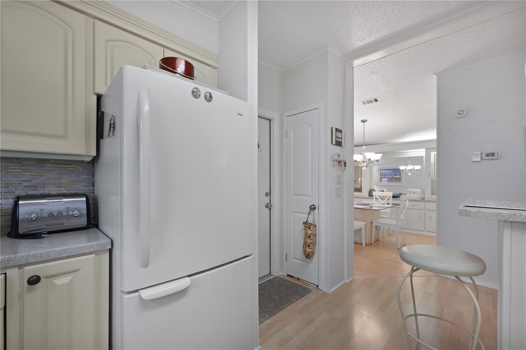 For Sale: $165,000 (2 beds, 2 baths, 1064 Square Feet)