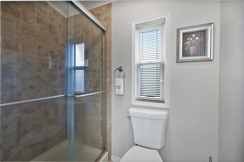 For Sale: $165,000 (2 beds, 2 baths, 1064 Square Feet)