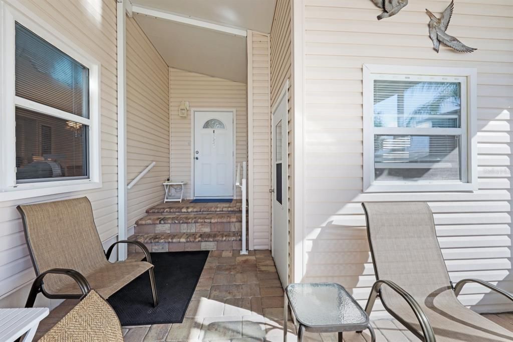 For Sale: $165,000 (2 beds, 2 baths, 1064 Square Feet)