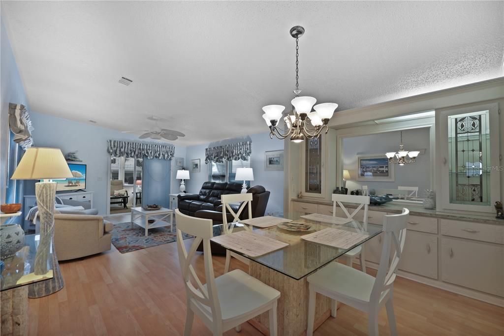 For Sale: $165,000 (2 beds, 2 baths, 1064 Square Feet)