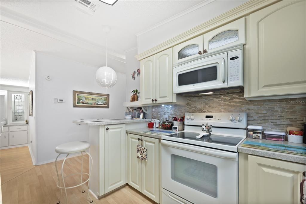 For Sale: $165,000 (2 beds, 2 baths, 1064 Square Feet)