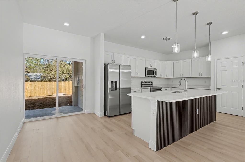 En Venta: $293,900 (4 camas, 2 baños, 1816 Pies cuadrados)