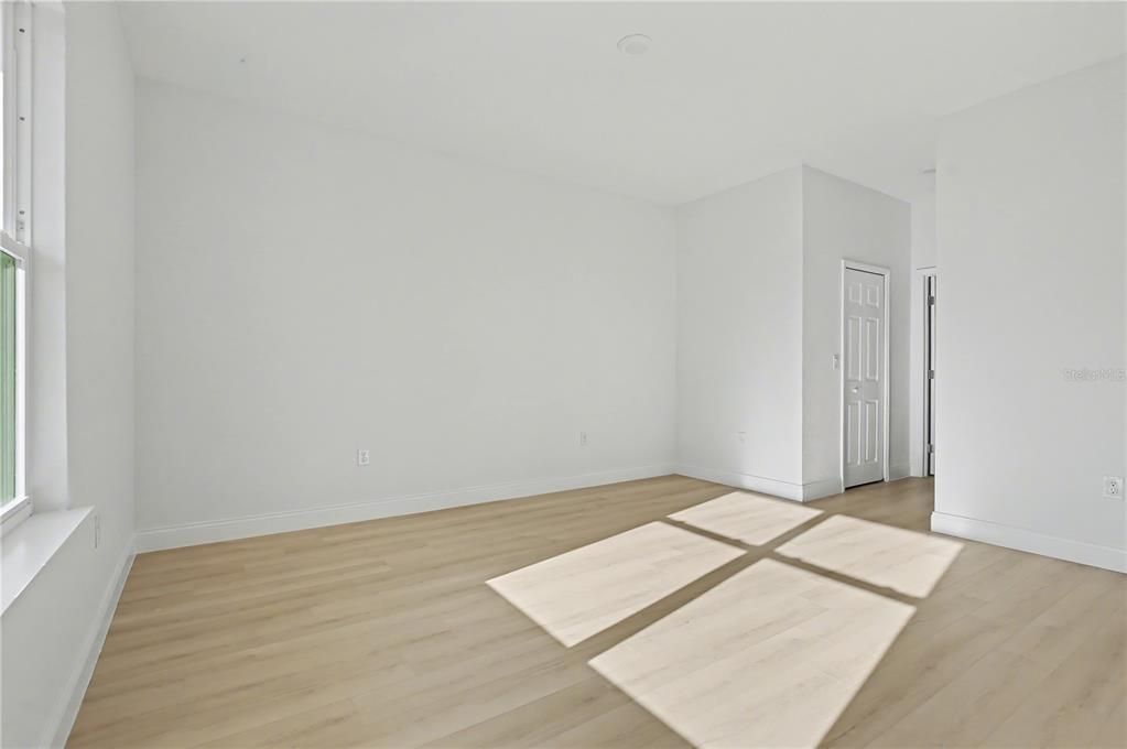 En Venta: $293,900 (4 camas, 2 baños, 1816 Pies cuadrados)