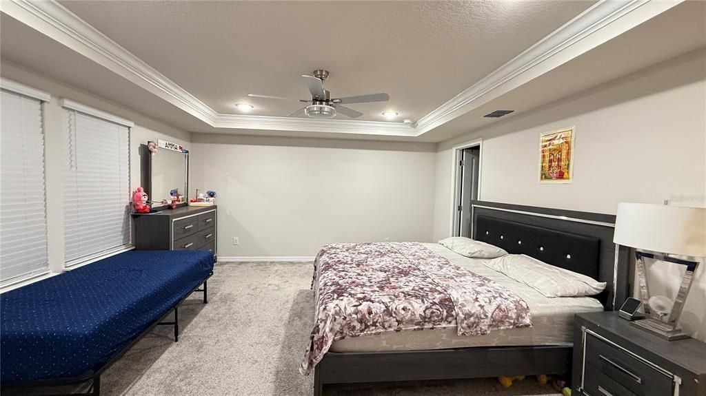 For Rent: $2,850 (5 beds, 2 baths, 2386 Square Feet)