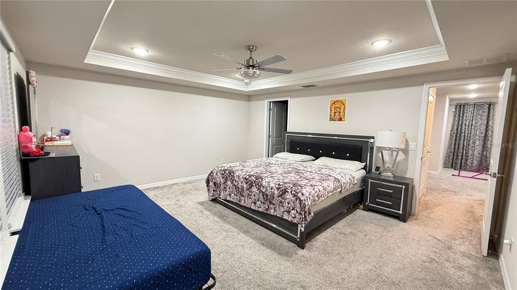 For Rent: $2,850 (5 beds, 2 baths, 2386 Square Feet)