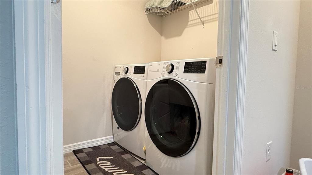 For Rent: $2,850 (5 beds, 2 baths, 2386 Square Feet)