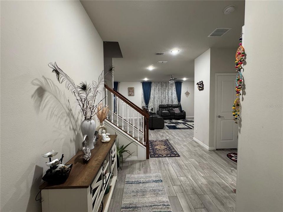 For Rent: $2,850 (5 beds, 2 baths, 2386 Square Feet)