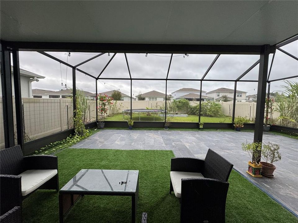 For Rent: $2,850 (5 beds, 2 baths, 2386 Square Feet)