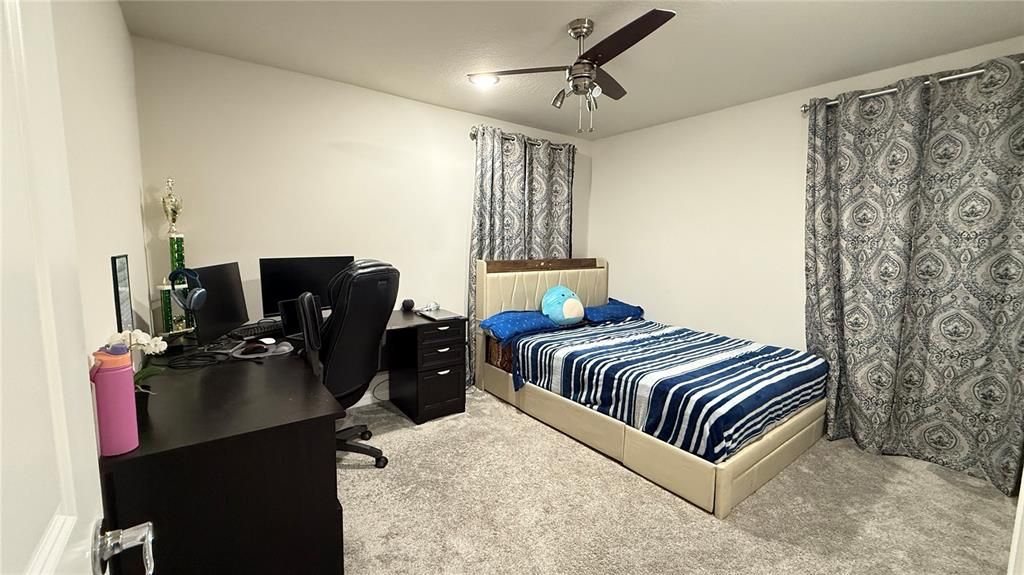 For Rent: $2,850 (5 beds, 2 baths, 2386 Square Feet)