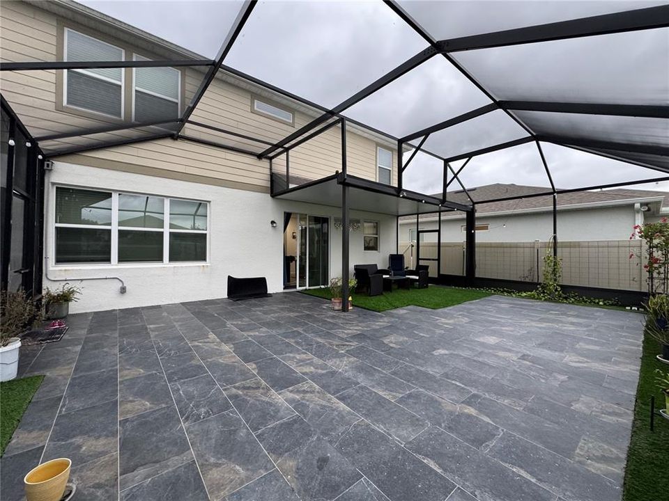 For Rent: $2,850 (5 beds, 2 baths, 2386 Square Feet)