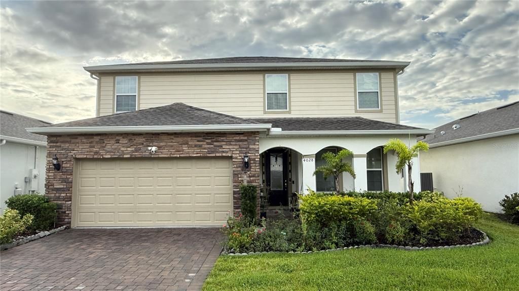 For Rent: $2,850 (5 beds, 2 baths, 2386 Square Feet)