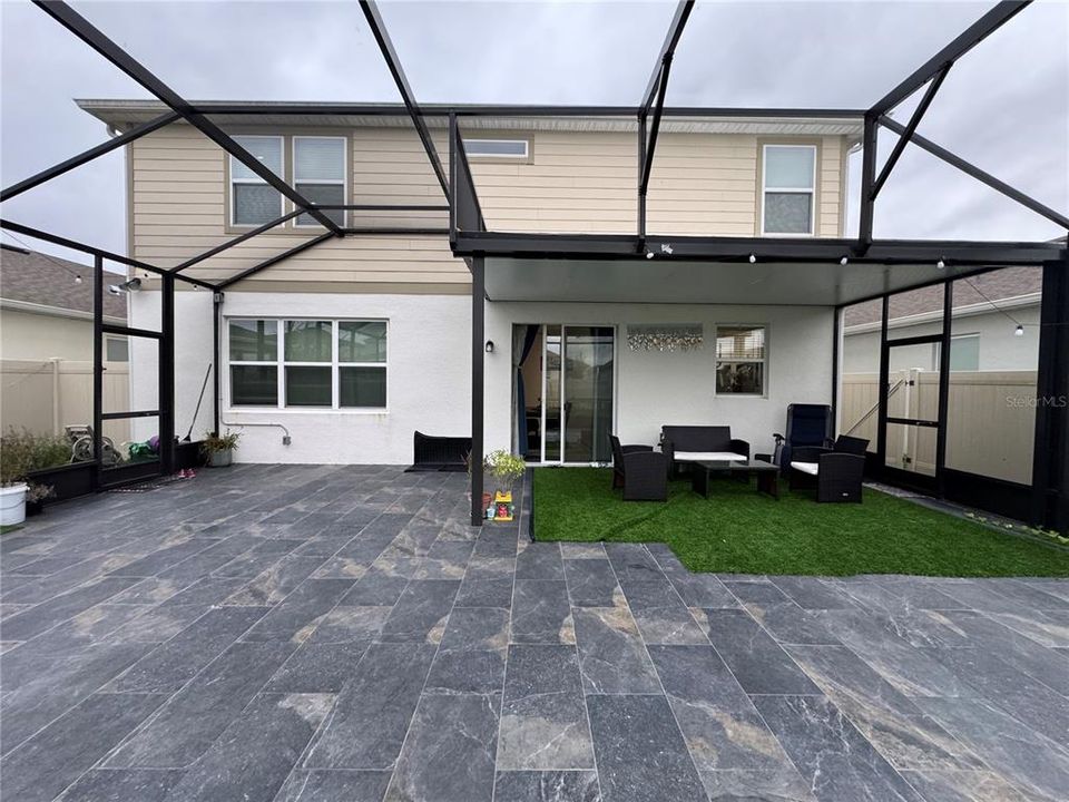 For Rent: $2,850 (5 beds, 2 baths, 2386 Square Feet)