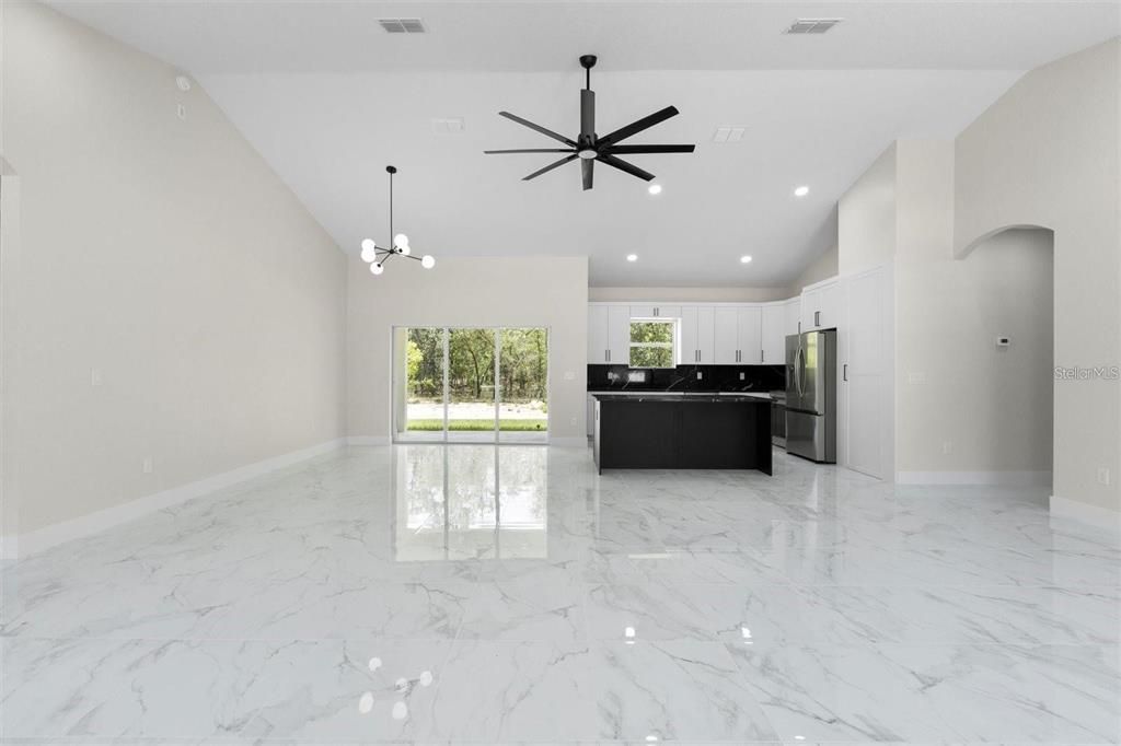 На продажу: $439,990 (3 спален, 2 ванн, 1886 Квадратных фут)