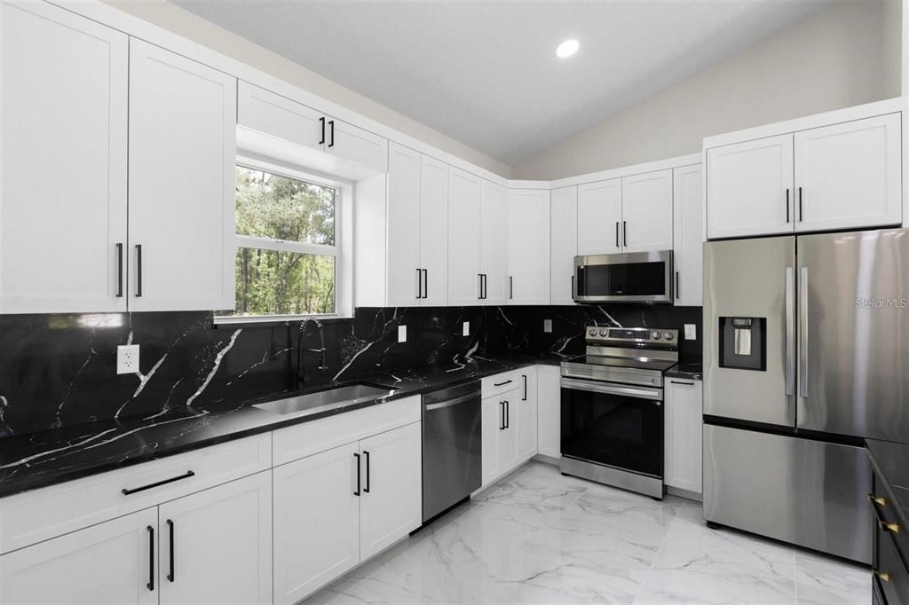 На продажу: $439,990 (3 спален, 2 ванн, 1886 Квадратных фут)