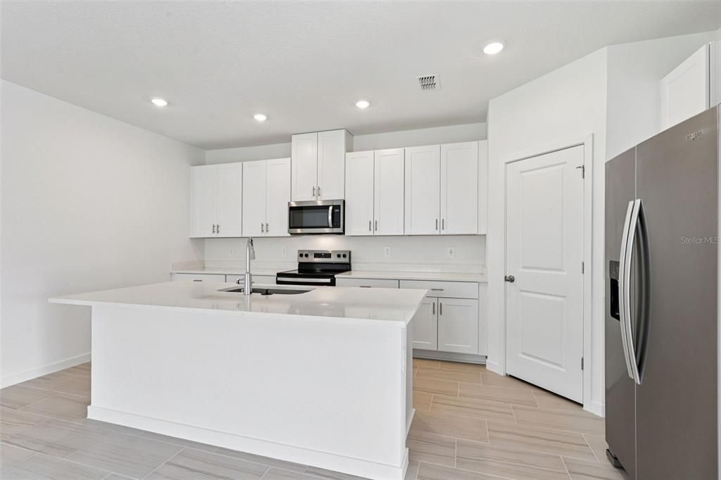 For Sale: $372,990 (4 beds, 3 baths, 1842 Square Feet)