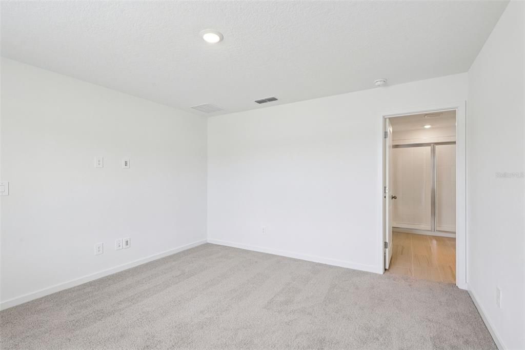 For Sale: $372,990 (4 beds, 3 baths, 1842 Square Feet)