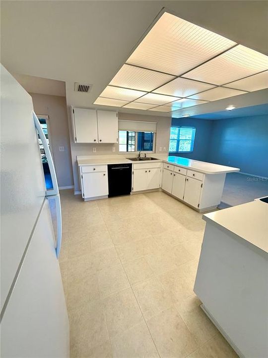 待售: $299,999 (3 贝兹, 2 浴室, 1647 平方英尺)