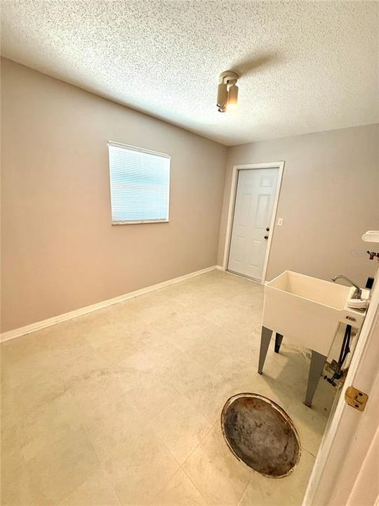 待售: $299,999 (3 贝兹, 2 浴室, 1647 平方英尺)