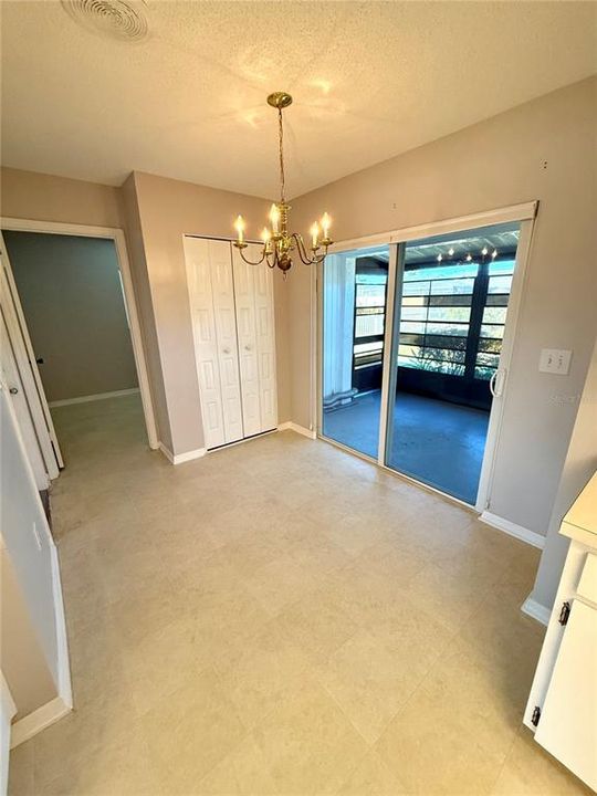 待售: $299,999 (3 贝兹, 2 浴室, 1647 平方英尺)