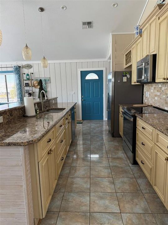 Недавно продано: $660,000 (2 спален, 2 ванн, 1486 Квадратных фут)