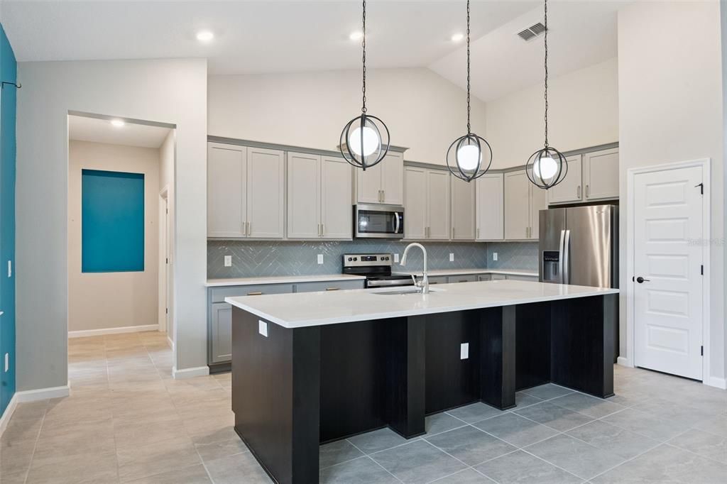 For Sale: $690,000 (3 beds, 3 baths, 2203 Square Feet)