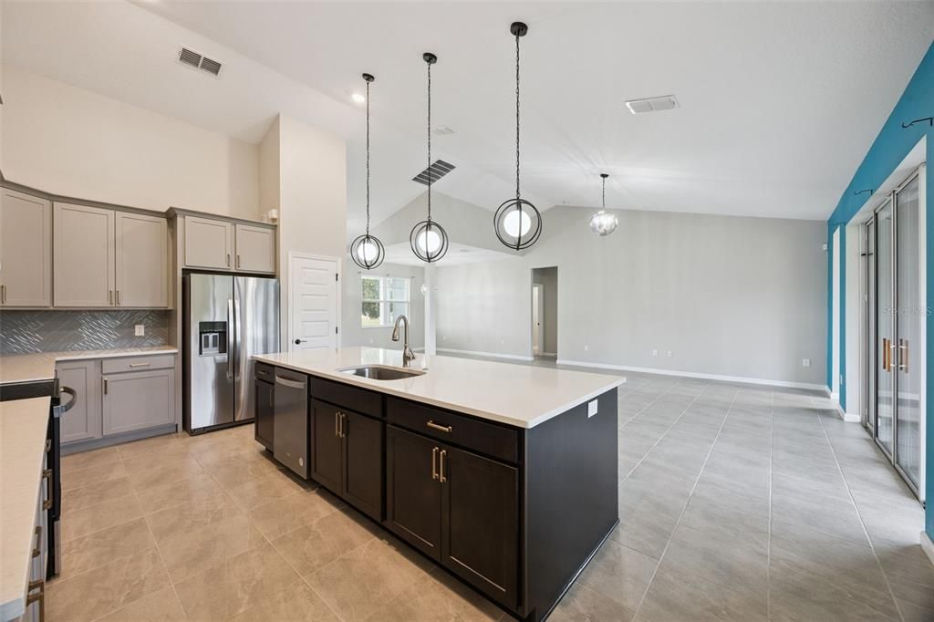 For Sale: $690,000 (3 beds, 3 baths, 2203 Square Feet)