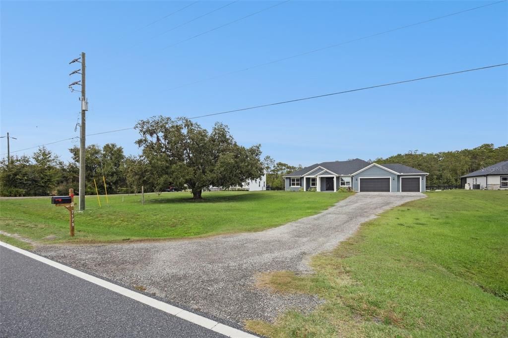For Sale: $690,000 (3 beds, 3 baths, 2203 Square Feet)