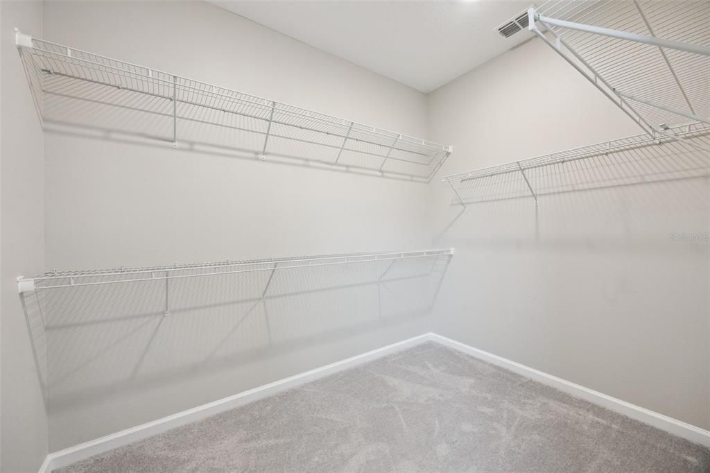 For Sale: $690,000 (3 beds, 3 baths, 2203 Square Feet)