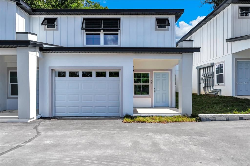 For Rent: $2,200 (2 beds, 2 baths, 1900 Square Feet)