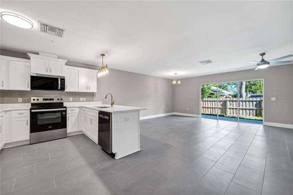 For Rent: $2,200 (2 beds, 2 baths, 1900 Square Feet)