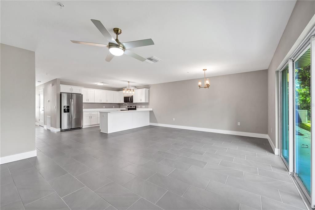 For Rent: $2,200 (2 beds, 2 baths, 1900 Square Feet)