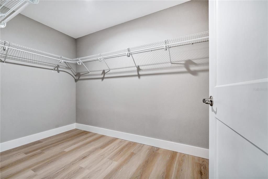 For Rent: $2,200 (2 beds, 2 baths, 1900 Square Feet)