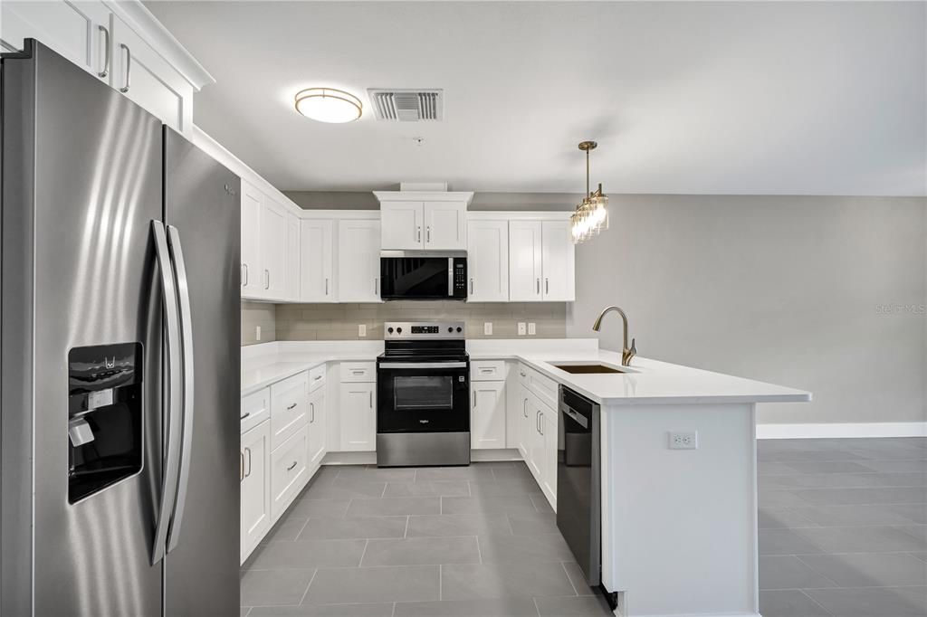 For Rent: $2,200 (2 beds, 2 baths, 1900 Square Feet)