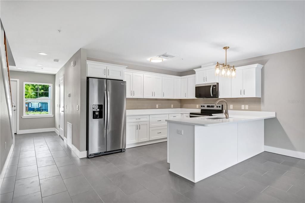 For Rent: $2,200 (2 beds, 2 baths, 1900 Square Feet)