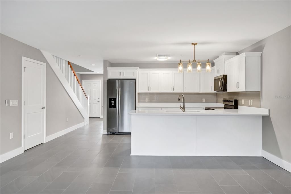 For Rent: $2,200 (2 beds, 2 baths, 1900 Square Feet)