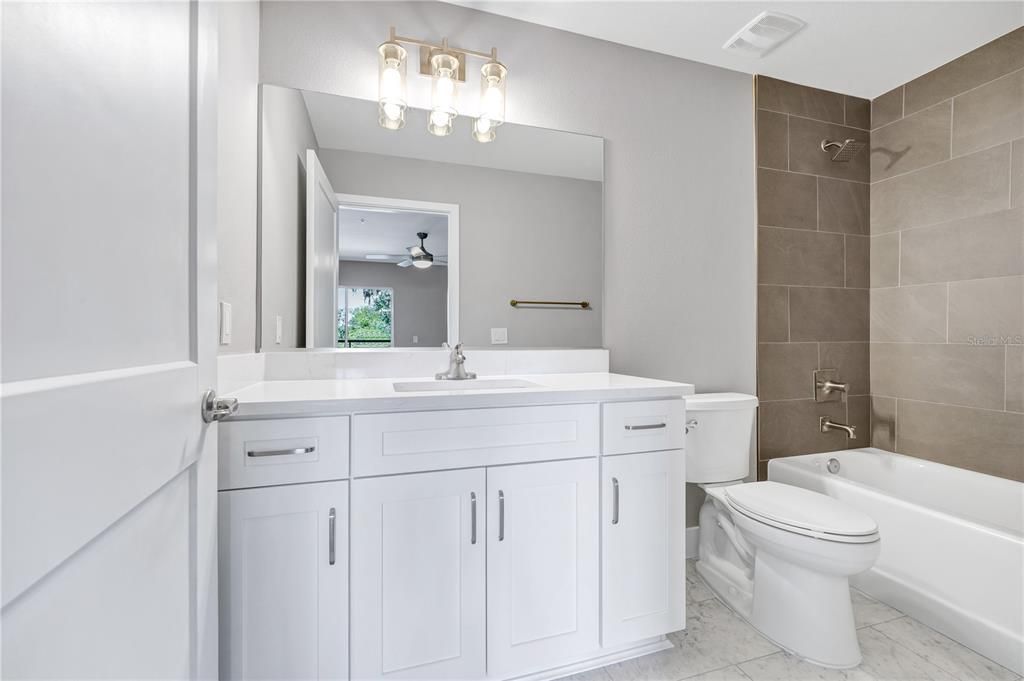 For Rent: $2,200 (2 beds, 2 baths, 1900 Square Feet)