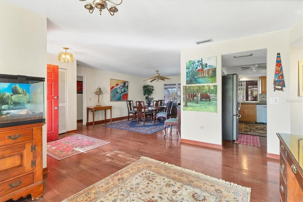 На продажу: $620,000 (3 спален, 2 ванн, 2446 Квадратных фут)