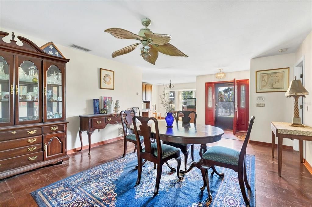 На продажу: $620,000 (3 спален, 2 ванн, 2446 Квадратных фут)