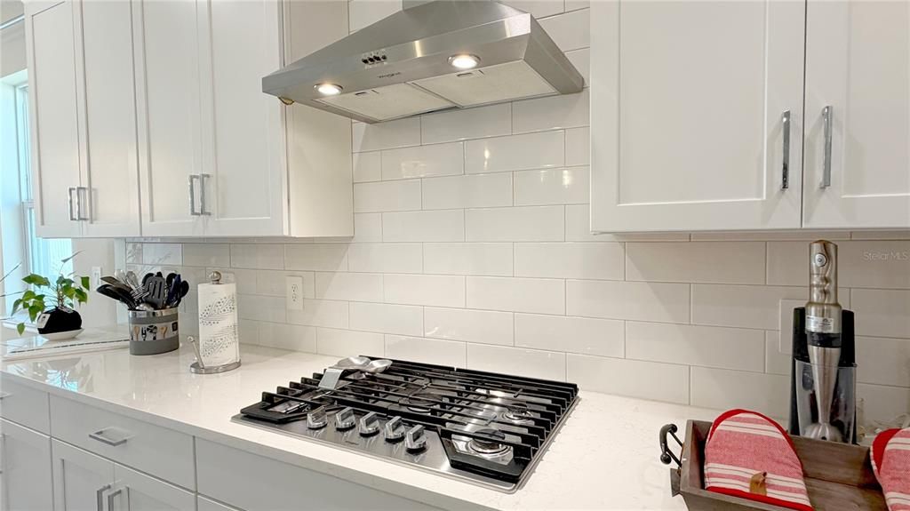 En Venta: $559,000 (4 camas, 3 baños, 2710 Pies cuadrados)