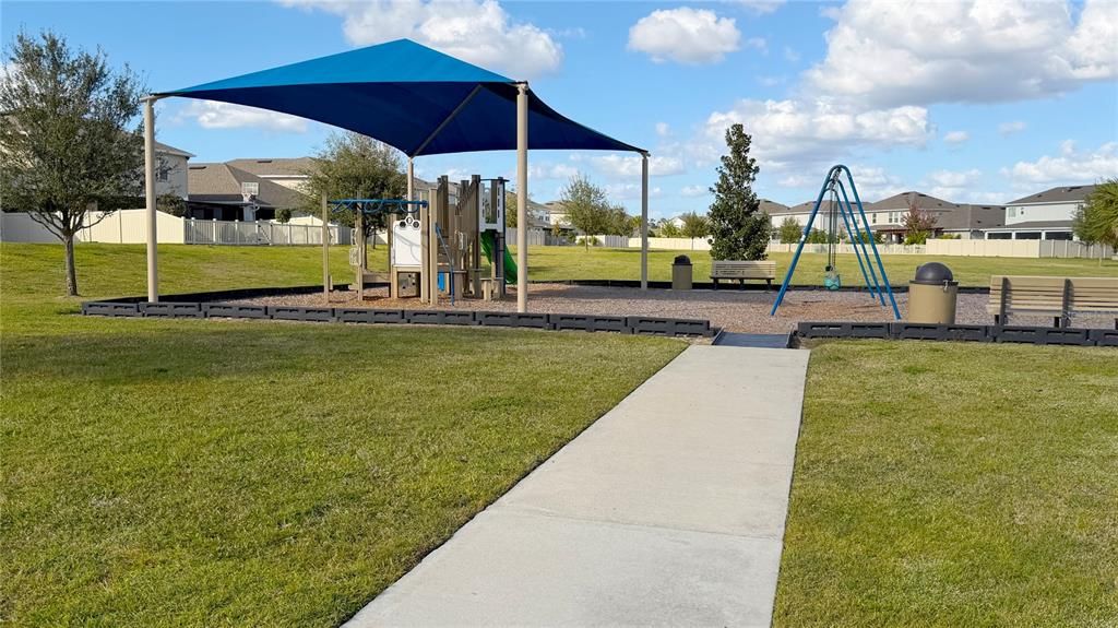 En Venta: $559,000 (4 camas, 3 baños, 2710 Pies cuadrados)