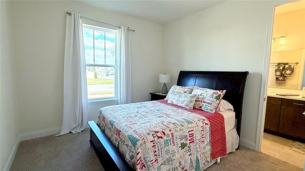 En Venta: $559,000 (4 camas, 3 baños, 2710 Pies cuadrados)