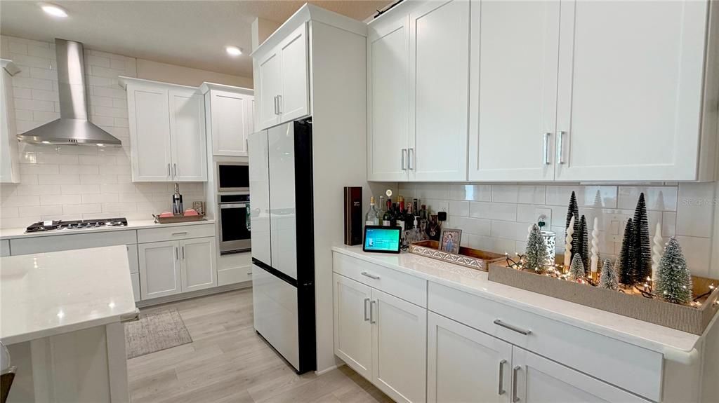 En Venta: $559,000 (4 camas, 3 baños, 2710 Pies cuadrados)