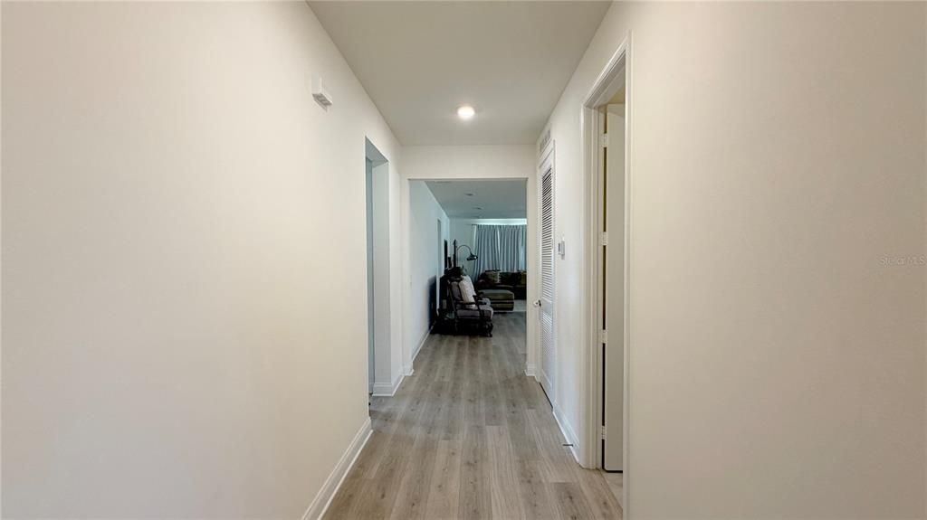 En Venta: $559,000 (4 camas, 3 baños, 2710 Pies cuadrados)