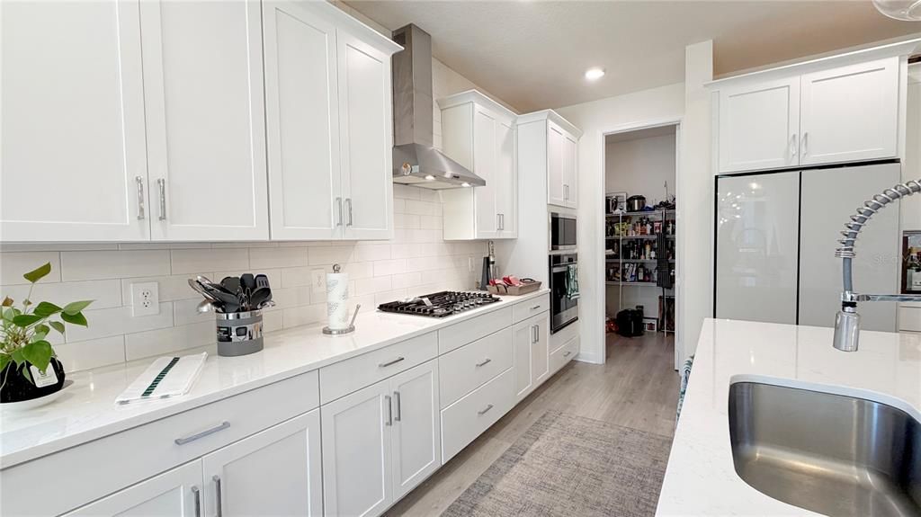 En Venta: $559,000 (4 camas, 3 baños, 2710 Pies cuadrados)