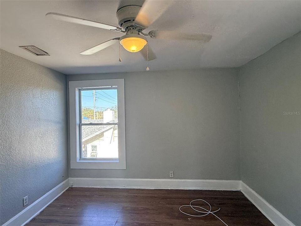 出租: $2,450 (3 贝兹, 1 浴室, 1442 平方英尺)