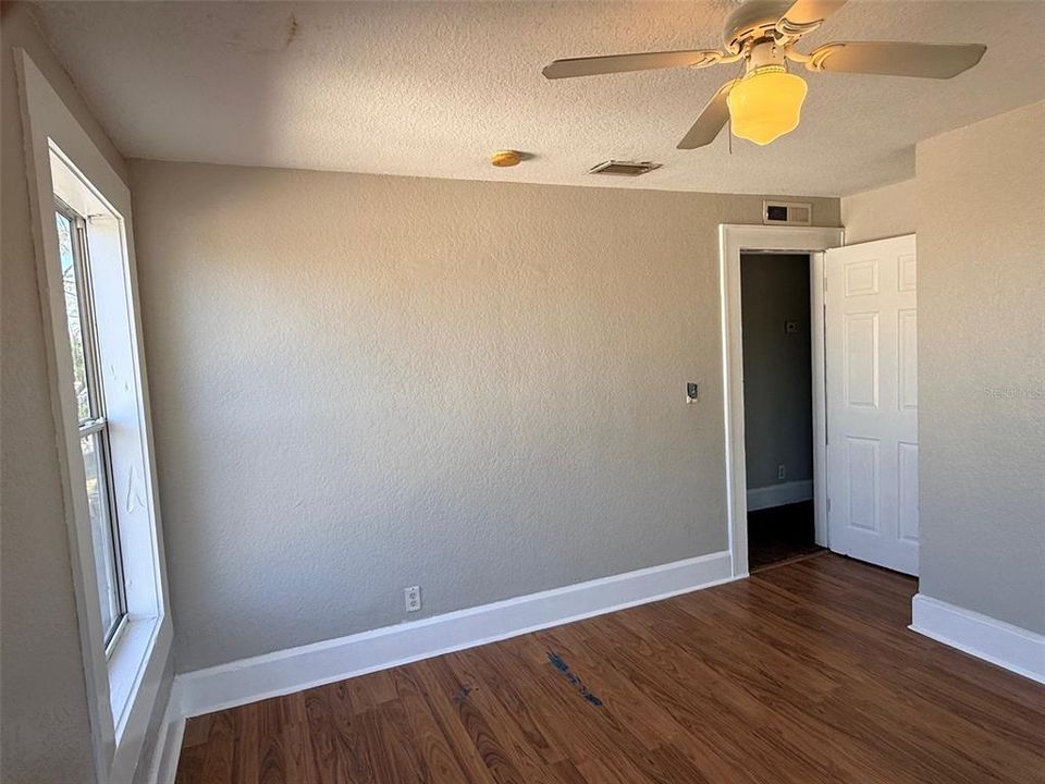 出租: $2,450 (3 贝兹, 1 浴室, 1442 平方英尺)