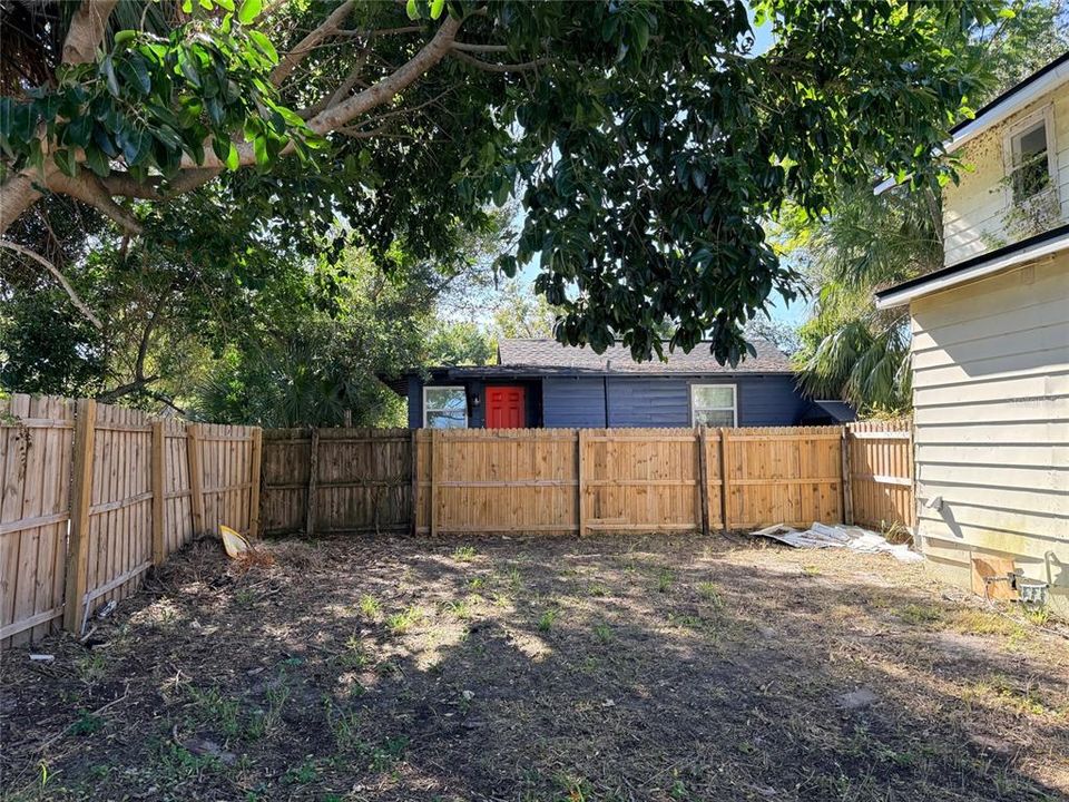 出租: $2,450 (3 贝兹, 1 浴室, 1442 平方英尺)