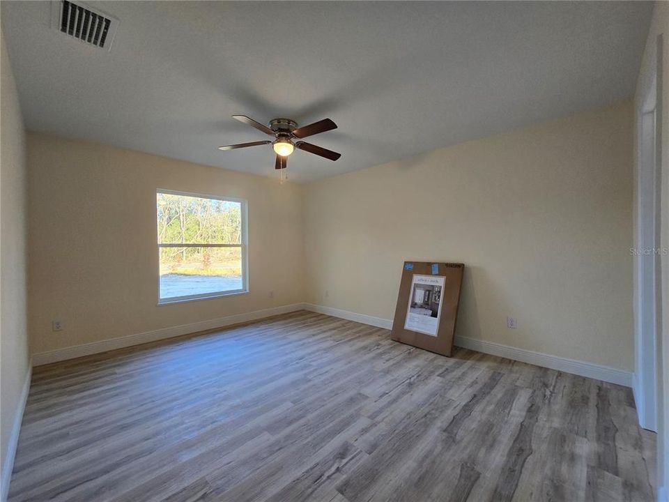 待售: $260,000 (3 贝兹, 2 浴室, 1380 平方英尺)