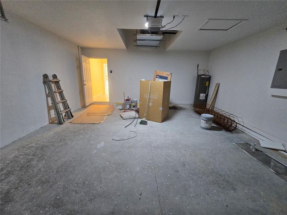 Active With Contract: $260,000 (3 beds, 2 baths, 1380 Square Feet)