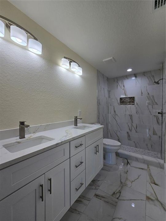 待售: $260,000 (3 贝兹, 2 浴室, 1380 平方英尺)